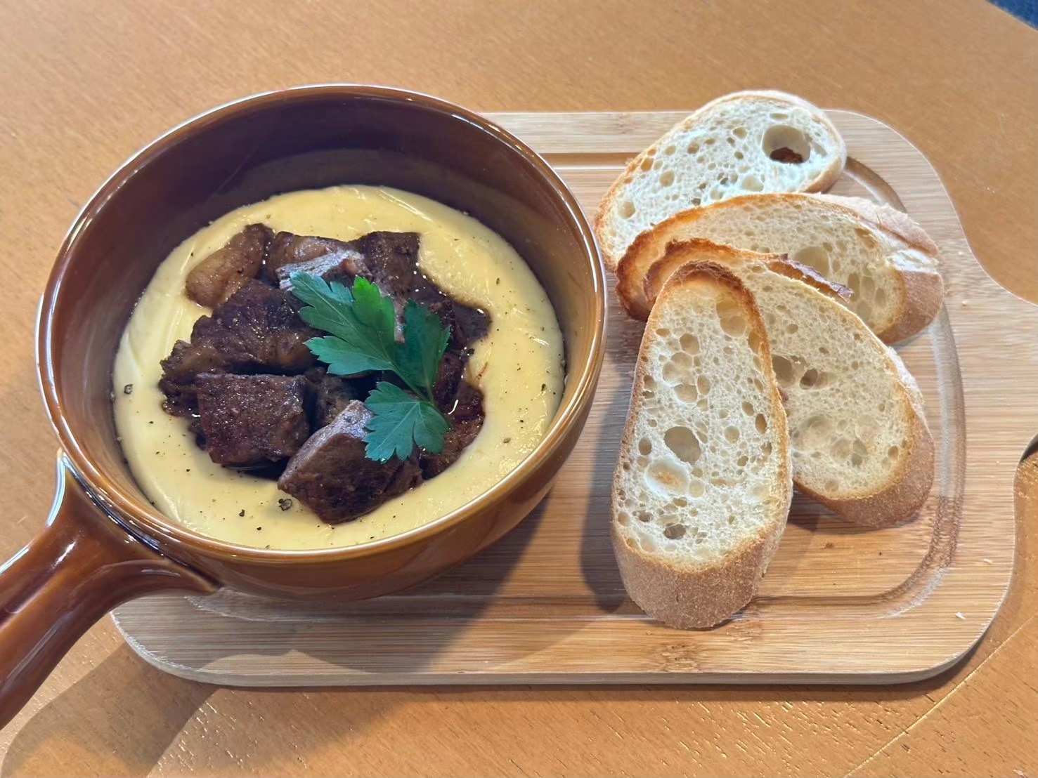 牛サイコロステーキ チーズフォンデュソース